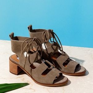 //STEVE MADDEN// Alpassa Suede Heeled Sandals
